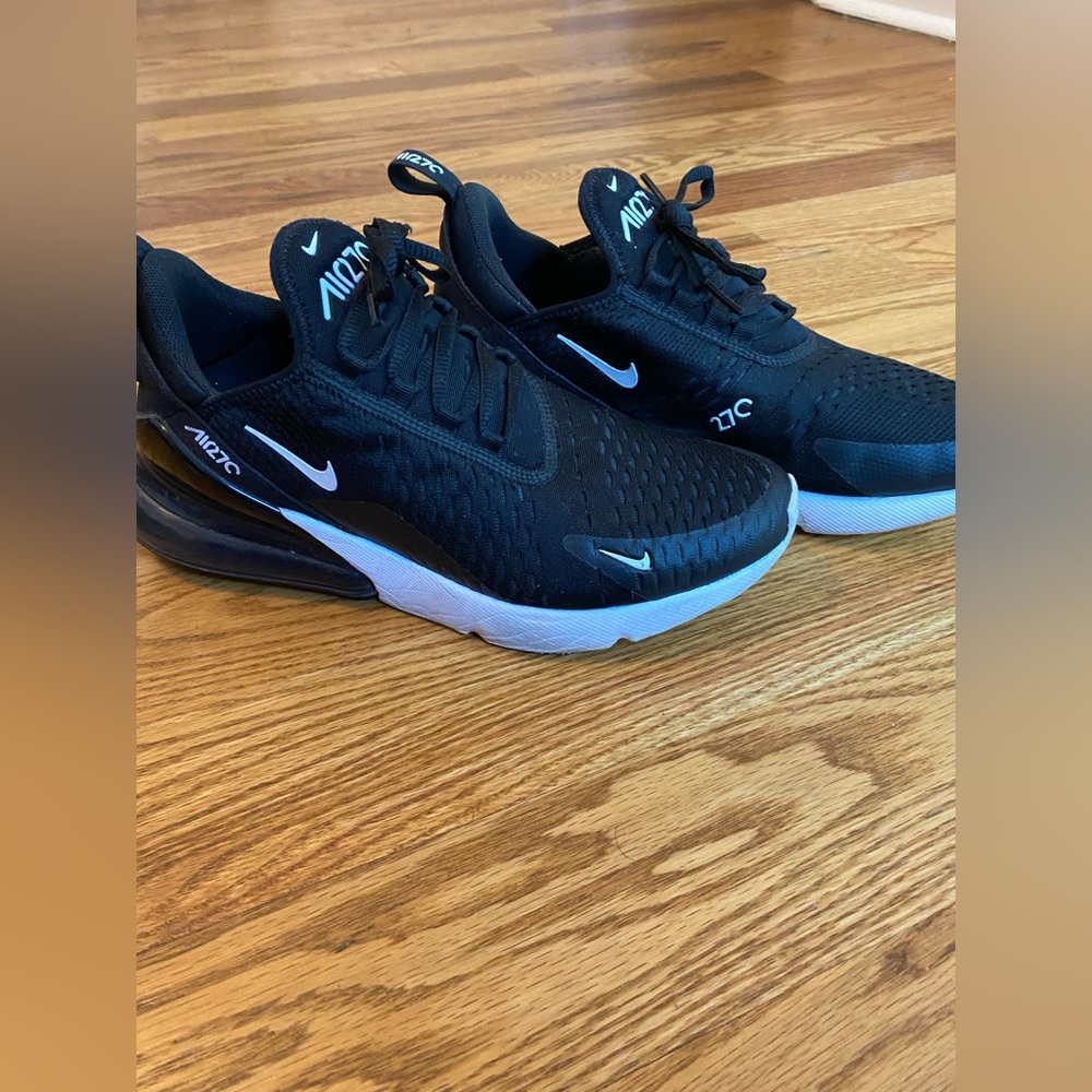 Nike Air Max 270 - Excellent Used Condition
